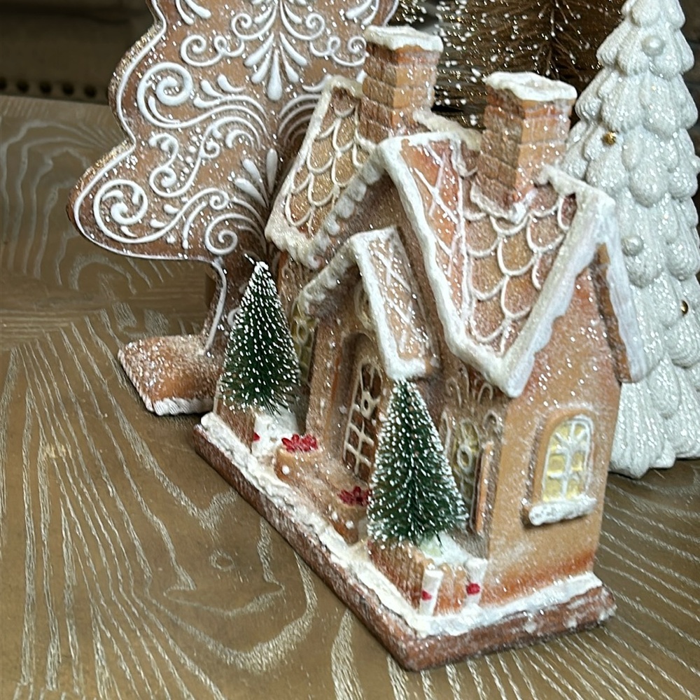 NEW! Christmas Holiday Gingerbread Winter Village Cottage Home House - Picture 5 of 9